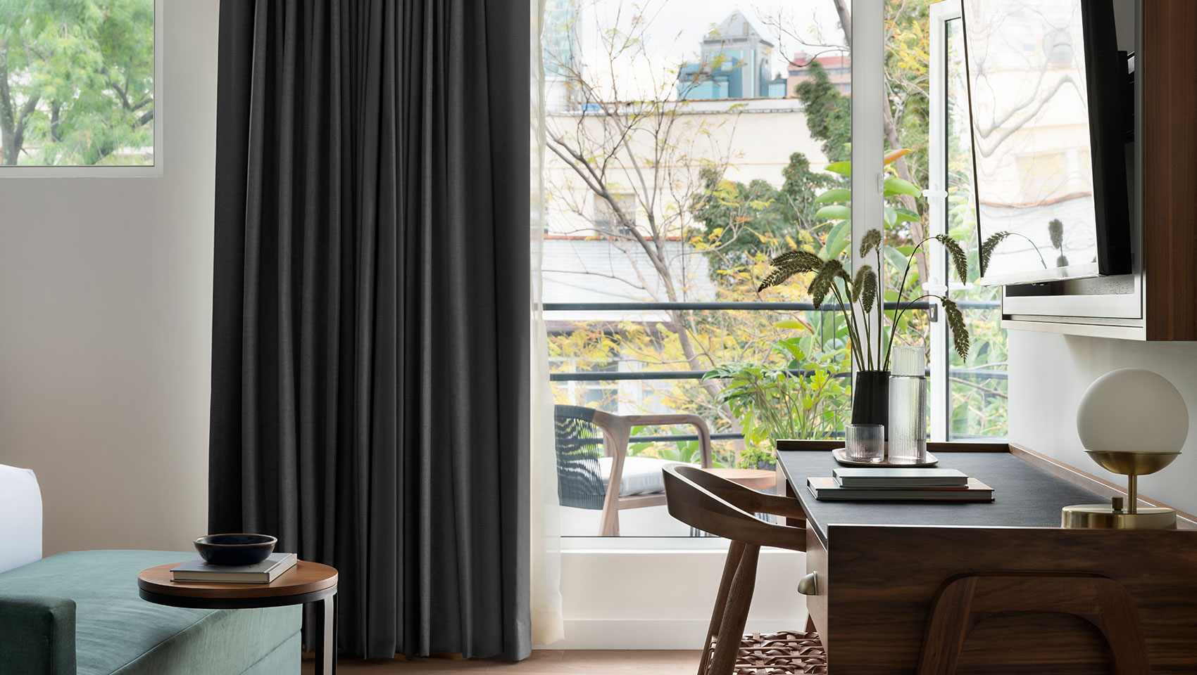 1 King Premium Balcony