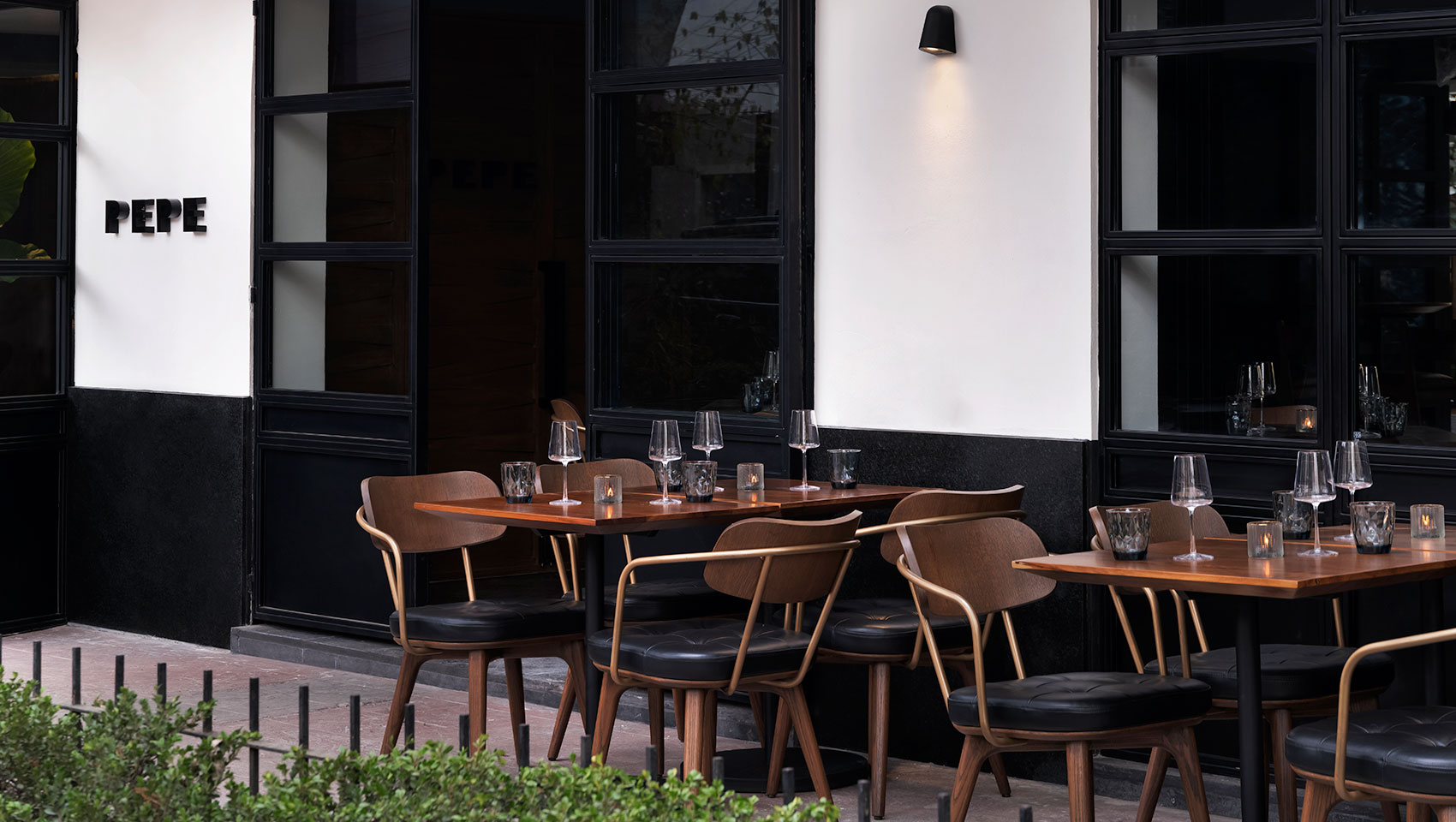 Pepe Mesa Española Dining Room